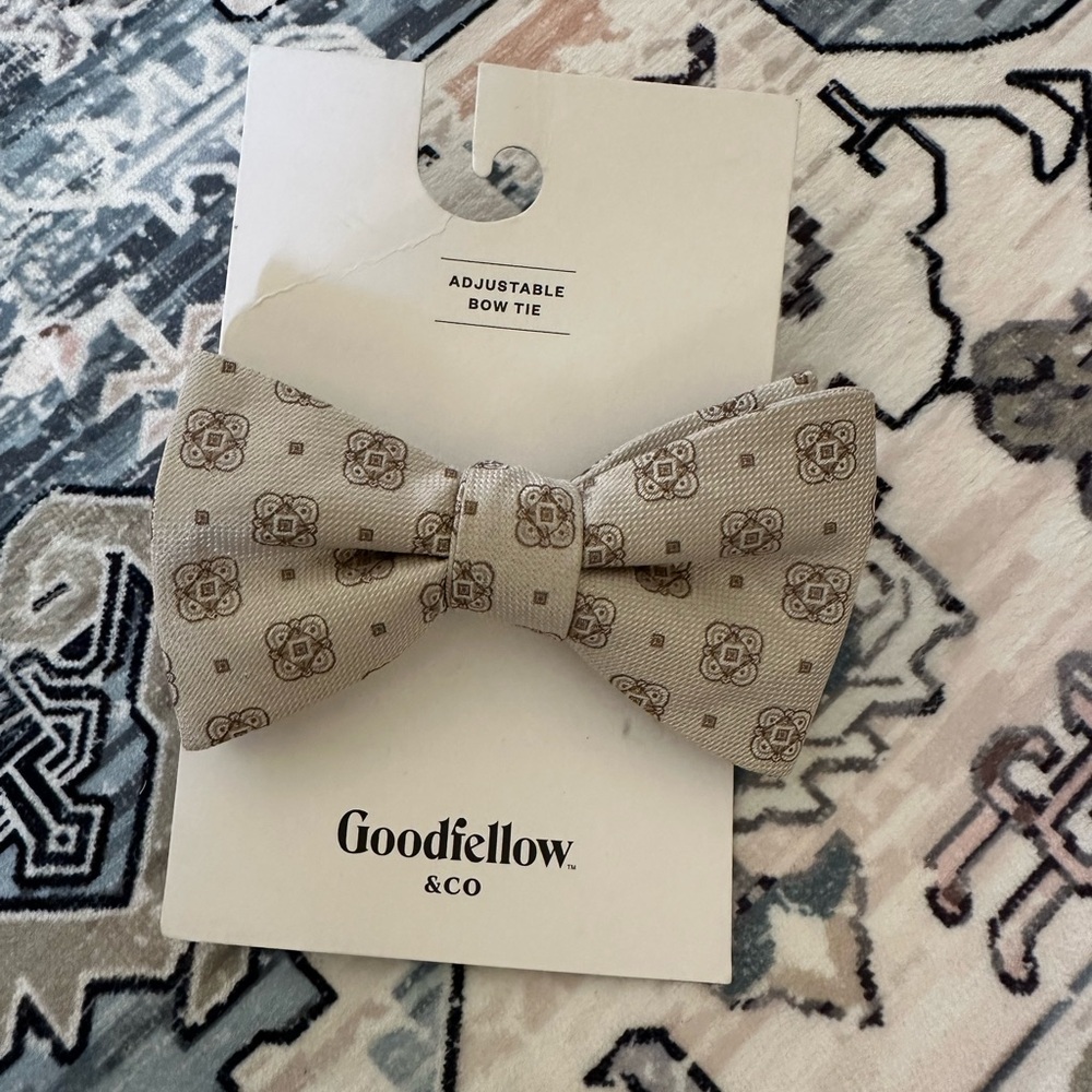 Goodfellow & Co Tan Bow Tie